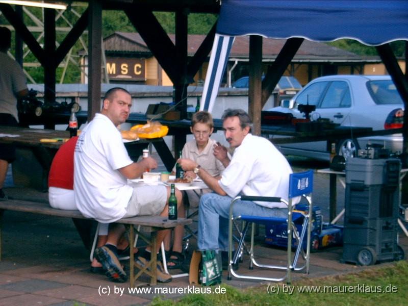 Kirchhain_2004 (4).JPG - Mahlzeit!